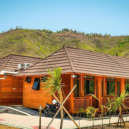 Mandalika Queen Hostel Kuta  Екстер'єр фото