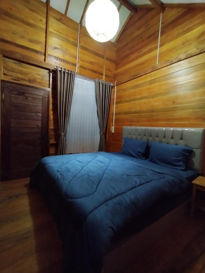 Mandalika Queen Hostel Kuta  Екстер'єр фото