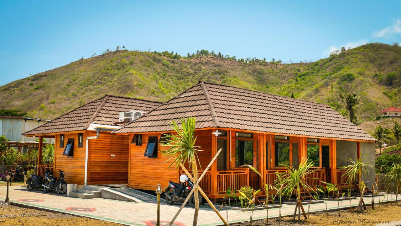 Mandalika Queen Hostel Kuta  Екстер'єр фото