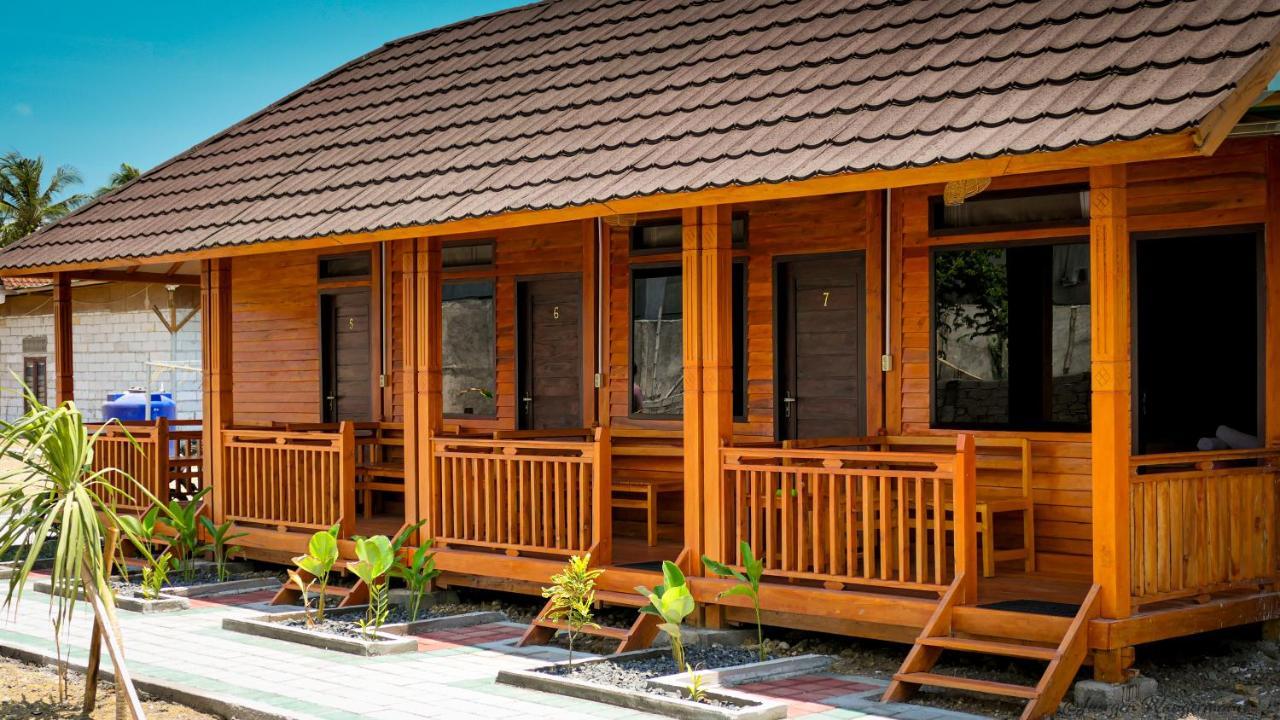 Mandalika Queen Hostel Kuta  Екстер'єр фото