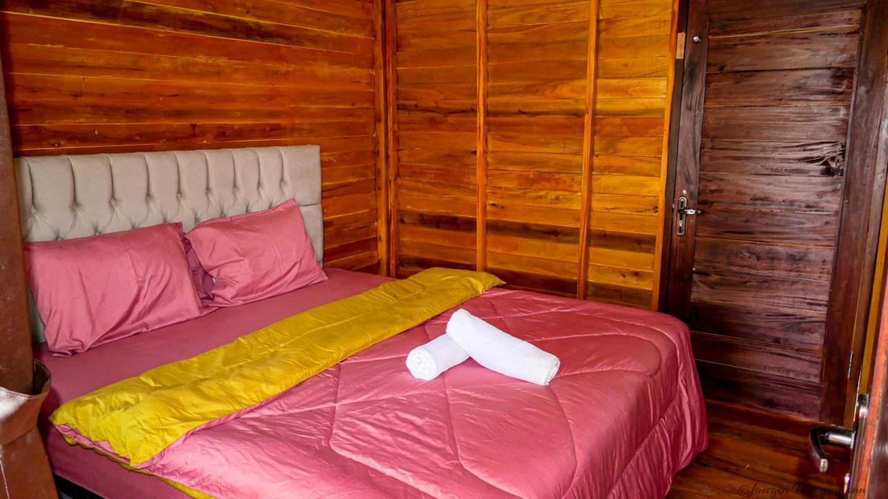 Mandalika Queen Hostel Kuta  Екстер'єр фото